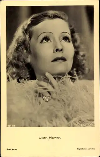 Ak Schauspielerin Lilian Harvey, Portrait, Ross Verlag 9294/2