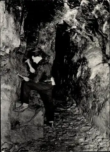 Ak Pobershau Marienberg im Erzgebirge, Schaubergwerk, Zum tiefen Molchner Stolln, Bergmann