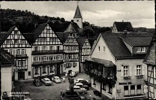 Ak Bad Orb in Hessen, Blick auf den Marktplatz, Fachwerkhäuser