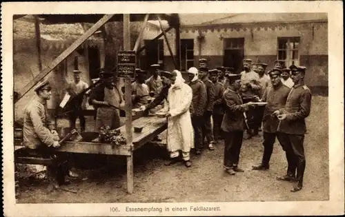 Ak Deutsche Soldaten, Essenempfang in einem Feldlazarett, 1. WK
