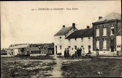 Ak Ferrière la Grande Nord, Place Kleber