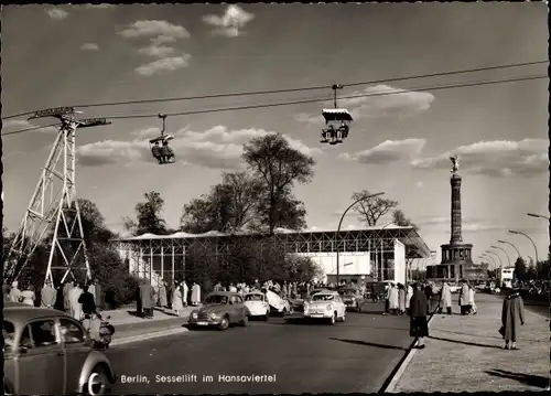 Ak Berlin Tiergarten, Sessellift im Hansaviertel, Blick zur Siegessäule