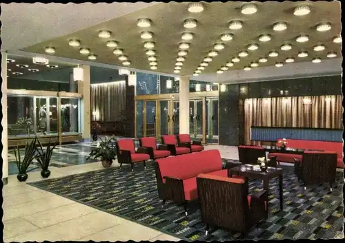 Ak Magdeburg in Sachsen Anhalt, Hotel International, Empfangshalle