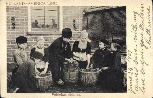 Ak Volendam children, Niederländische Trachten, Körbe, Holland America Line