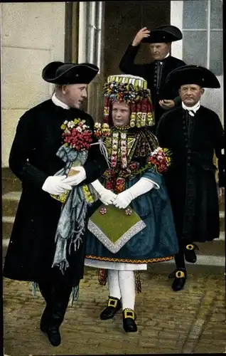 Ak Hessische Trachten, Schwälmer Brautpaar nach der Trauung