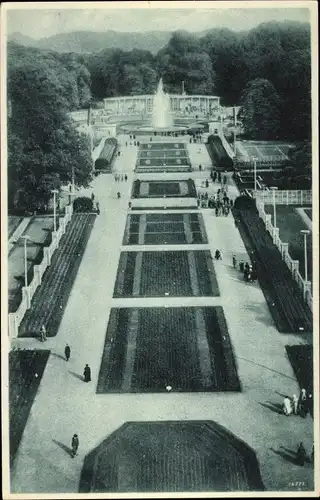 Ak Dresden Altstadt, Gartenbauausstellung 1926, Blick vom grünen Dom nach den Rosenhof, Fontäne