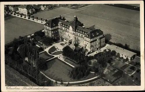 Ak Glauchau an der Zwickauer Mulde in Sachsen, Stadtkrankenhaus, Fliegeraufnahme