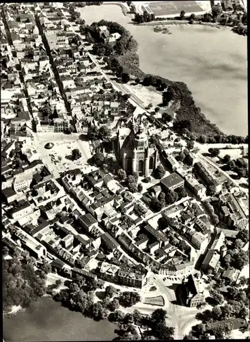 Ak Stralsund in Vorpommern, Fliegeraufnahme, Altstadt nach Osten