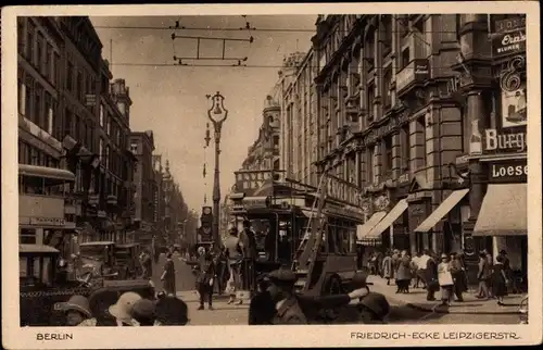 Ak Berlin Mitte, Friedrichstraße Ecke Leipziger Straße, Verkehr, Geschäfte