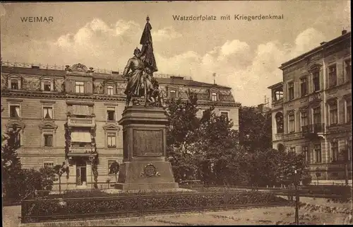 Ak Weimar in Thüringen, Watzdorfplatz mit Kriegerdenkmal