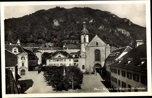 Ak Chur Kanton Graubünden, Hofplatz mit Hofkirche, Kathedrale