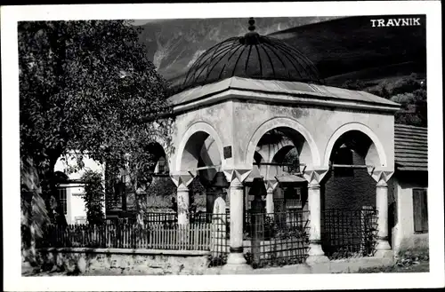 Ak Travnik Traunik Bosnien Herzegowina, Friedhofseingang
