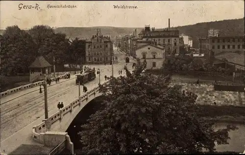 Ak Gera in Thüringen, Heinrichsbrücke, Waldstraße, Straßenbahn