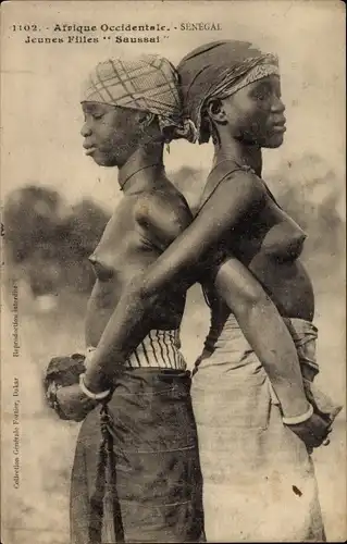 Ak Senegal, Afrique occidentale, Jeunes Filles Saussai, zwei Afrikanerinnen, Barbusig