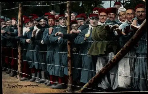 Ak Kriegsgefangene Franzosen im Gefangenenlager, I WK