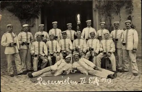 Foto Ak Reservisten II. E. 1913, Deutsche Soldaten in Uniformen