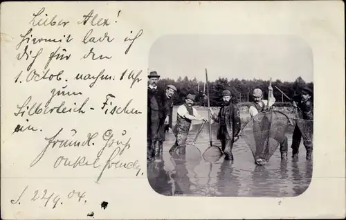 Foto Ak Braunlage im Oberharz ?, Fischer mit Netzen im Silberteich