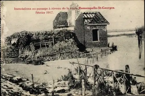 Ak Ramskapelle Nieuwpoort Westflandern, Inondation au passage a St-Georges, Fevrier 1917