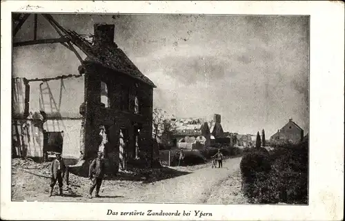 Ak Zandvoorde Ypern Westflandern, Blick auf die zerstörte Stadt, Gebäude, Straßenpartie