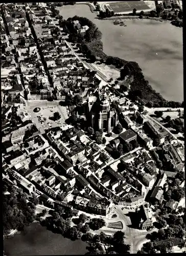 Ak Stralsund in Vorpommern, Fliegeraufnahme, Altstadt nach Osten