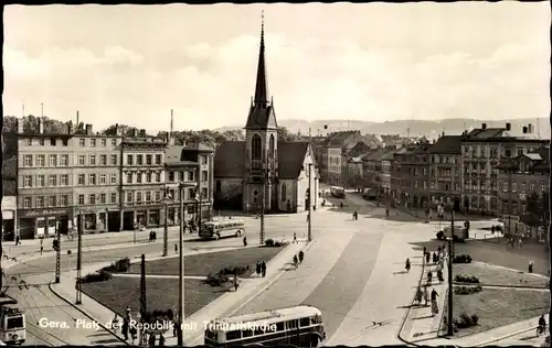 Ak Gera in Thüringen, Platz der Republik mit Trinitatiskirche, Bus