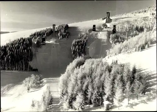 Ak Oberwiesenthal im Erzgebirge, Sprungschanzen, Winter, Schnee