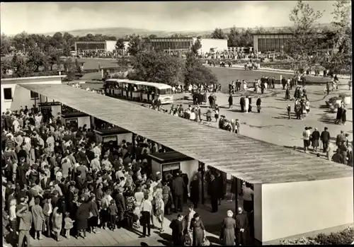 Ak Erfurt in Thüringen, Internationale Gartenbauaustellung, Haupteingang, Besucher