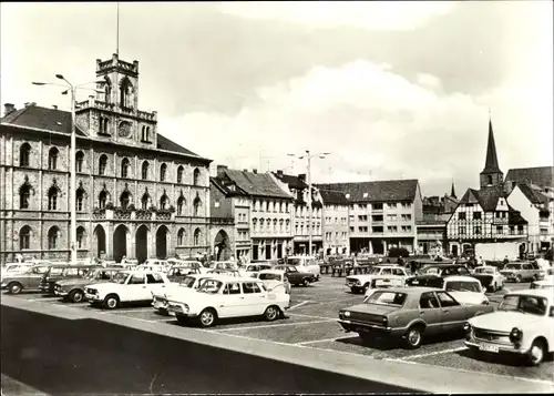 Ak Weimar in Thüringen, Marktplatz Rathaus-Löschhaus, Parkplatz, Autos