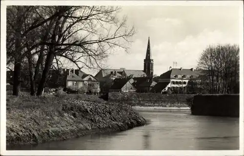 Ak Saarlouis im Saarland, Blick von der Saar auf die Ortschaft