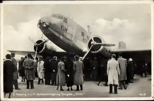 Ak Passagierflugzeug, 2 Motoring KLM Verkeersvliegtuig Douglas Uliver