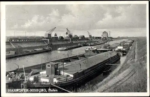 Ak MisburgHannover, Hafenpartie mit Frachtschiffen und Kränen