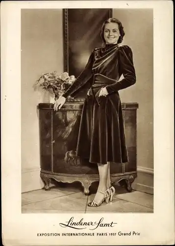 Ak Lindener Samt, Exposition Internationale Paris 1937 Grand Prix, Reklame, Frau im Kleid