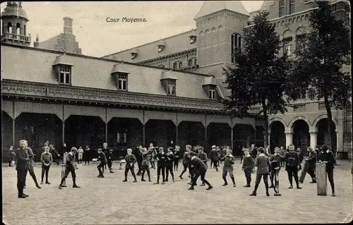 Ak Sint Michielsgestel Nordbrabant Niederlande, Instituut Huize Ruwenberg, Cour Moyenne