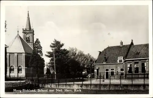 Ak Hoogblokland Südholland, School met Ned. Herv. Kerk