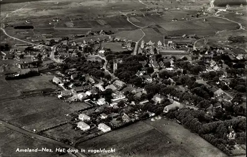 Ak Nes Ameland Friesland Niederlande, Ort aus der Vogelschau