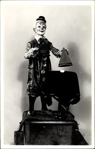 Ak Sonneberg in Thüringen, Spielzeugmuseum, Zauberkünstler, Clown, Puppe