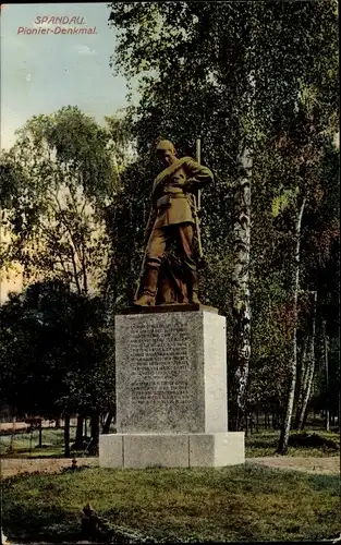 Ak Berlin Spandau, Pionier Denkmal