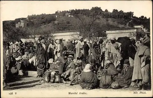 Ak Marche Arabe, Blick auf den Marktplatz, Maghreb