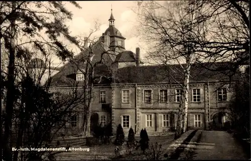 Ak Altenburg in Thüringen, Partie am Evang. Luth. Magdalenenstift, Gartenansicht