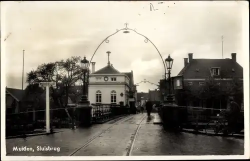 Ak Muiden Nordholland Niederlande, Sluisbrug