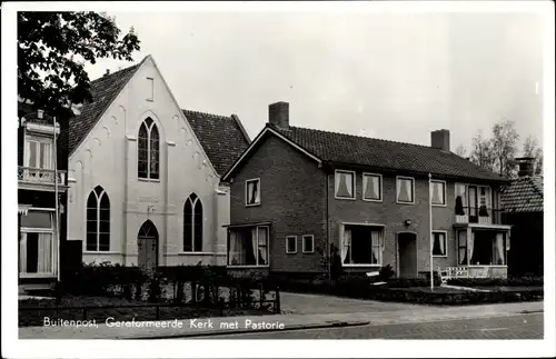 Ak Buitenpost Achtkarspelen Friesland Niederlande, Geref. Kerk met Pastorie