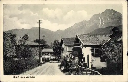 Ak Aufham Anger in Oberbayern, Straßenpartie, Wohnhäuser