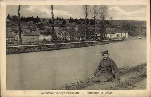 Ak Vilosnes Haraumont Lothringen Meuse, Westlicher Kriegsschauplatz, Soldat am Flussufer