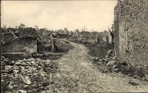 Ak Haucourt Meuse, Strassenansicht, Häuser in Ruinen, Kriegszerstörung 1. WK