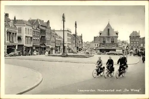 Ak Leeuwarden Friesland Niederlande, Nieuwestadt met De Waag, Radfahrer