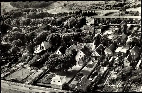 Ak Vlieland Friesland Niederlande, Dorp Oost, Fliegeraufnahme