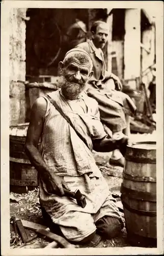 Ak Scenes et Types, Metiers et Activités Indigenes, Tonnelier