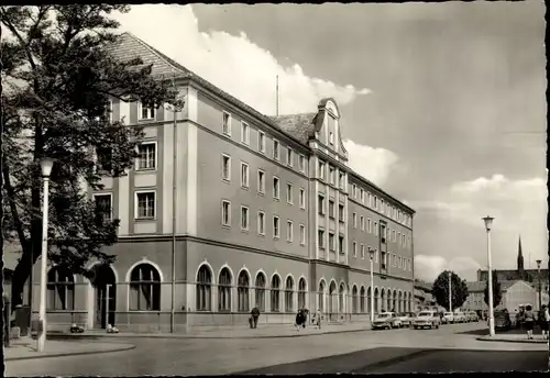 Ak Neubrandenburg in Mecklenburg, Hotel Zu den vier Toren in der Ernst-Thälmann-Straße