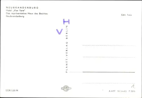 Ak Neubrandenburg in Mecklenburg, Hotel Vier Tore, Nachtansicht