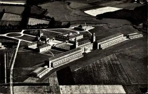 Ak Breda Nordbrabant Niederlande, R. K. Sanatorium De Klokkenberg, Luftbild